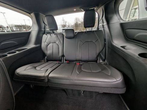 New 2026 Chrysler Pacifica Select image 17