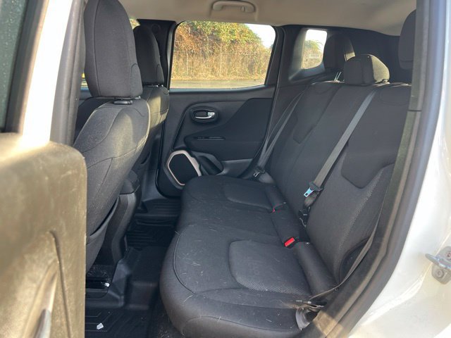Used 2017 Jeep Renegade Latitude AWD/4WD image 12
