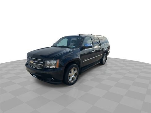 Used 2011 Chevrolet Suburban LTZ image 4