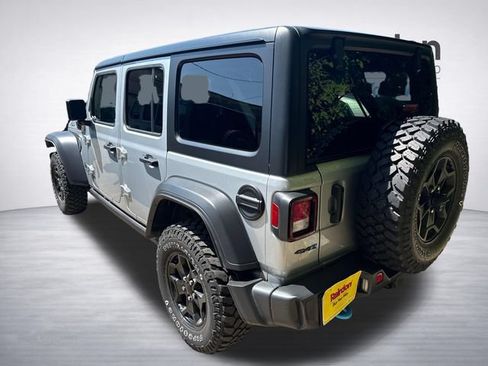 Used 2023 Jeep Wrangler Unlimited w/ Cold Weather Group AWD/4WD image 5
