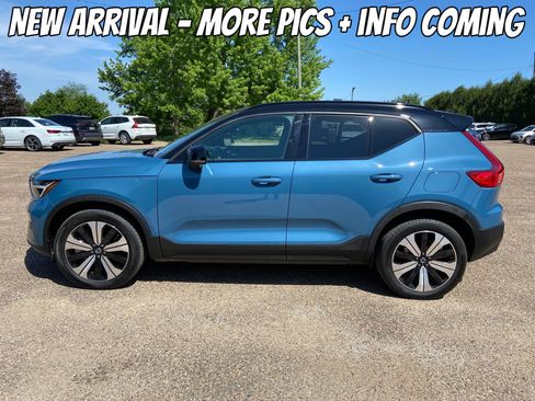 Used 2023 Volvo XC40 Recharge Plus AWD/4WD image 2