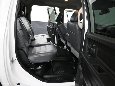 Used 2020 RAM 1500 Tradesman w/ Chrome Appearance Group image 16