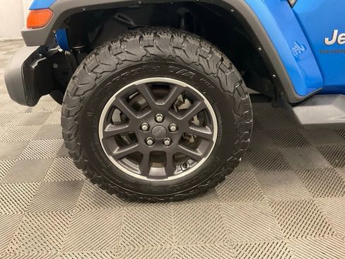 Used 2021 Jeep Gladiator Overland w/ Cold Weather Group image 13