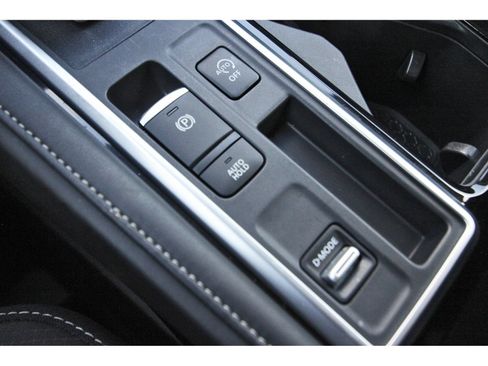 Certified 2025 Nissan Pathfinder SL FWD image 30