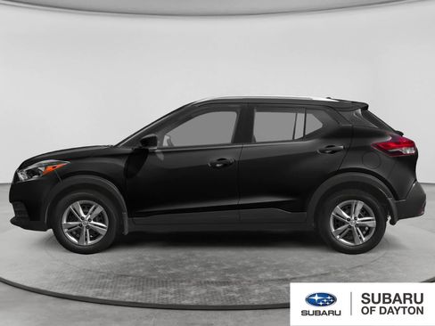 Used 2019 Nissan Kicks S FWD image 3