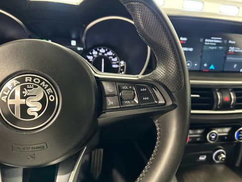 Used 2022 Alfa Romeo Stelvio Ti image 19