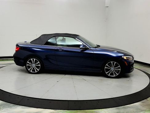 Used 2017 BMW 230i Convertible RWD image 4