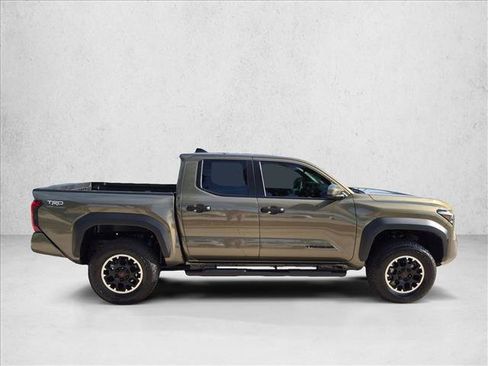 Certified 2026 Toyota Tacoma TRD Off-Road AWD/4WD image 4