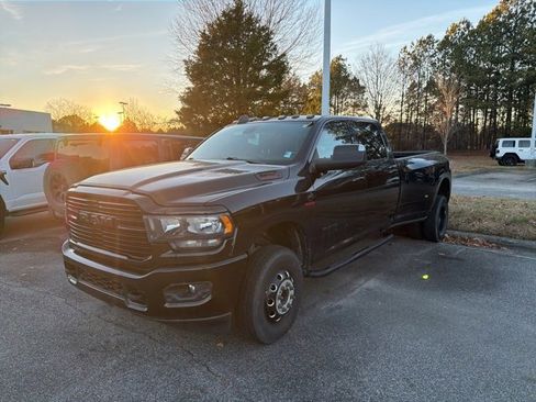 Used 2020 RAM 3500 Big Horn w/ Night Edition image 3