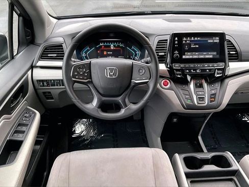 Used 2018 Honda Odyssey EX image 5