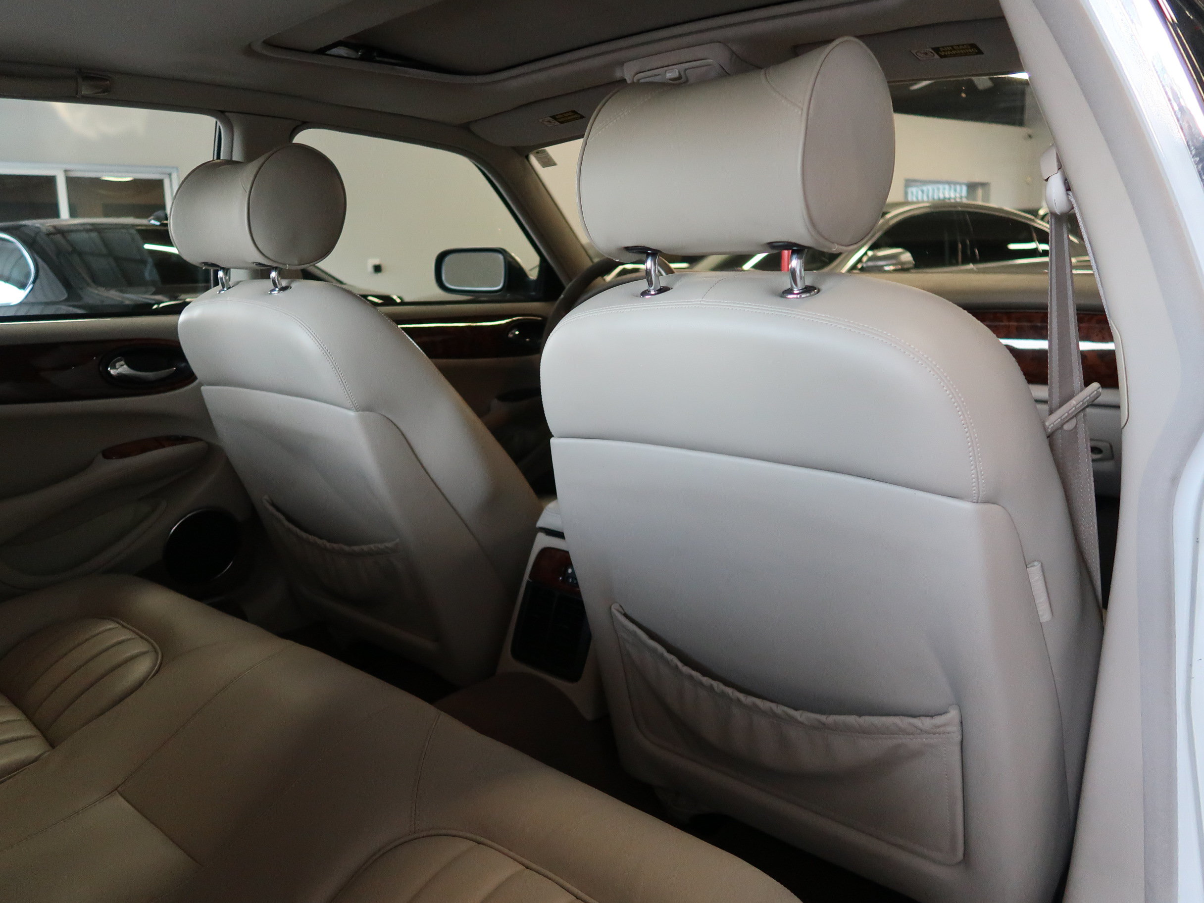 Used 1999 Jaguar XJ8 RWD image 37