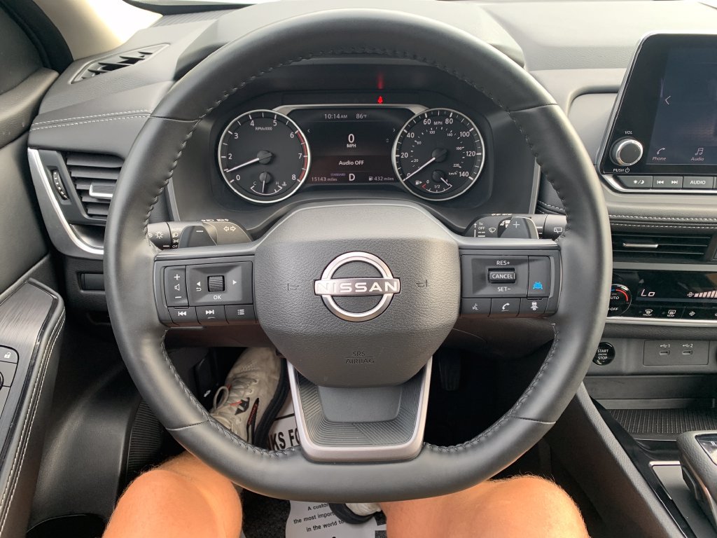 Certified 2025 Nissan Rogue SV FWD image 9