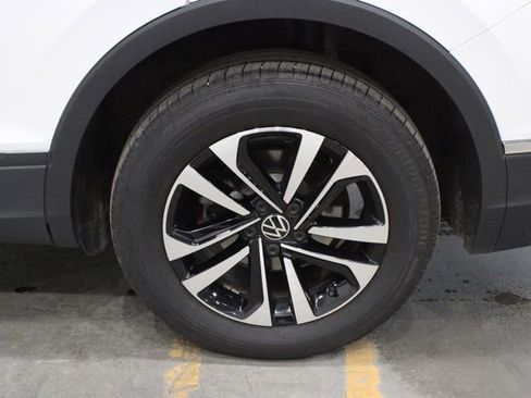 Used 2022 Volkswagen Tiguan S image 37