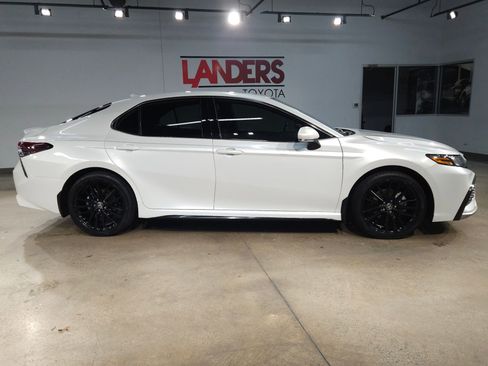 Used 2024 Toyota Camry XSE image 8