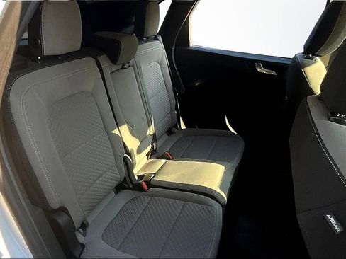 Used 2020 Ford Escape SE image 25