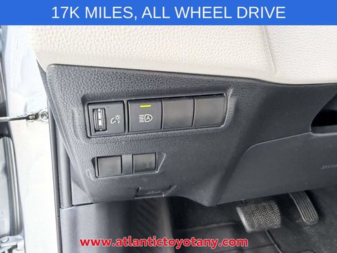 Used 2023 Toyota Corolla Cross L AWD/4WD image 19