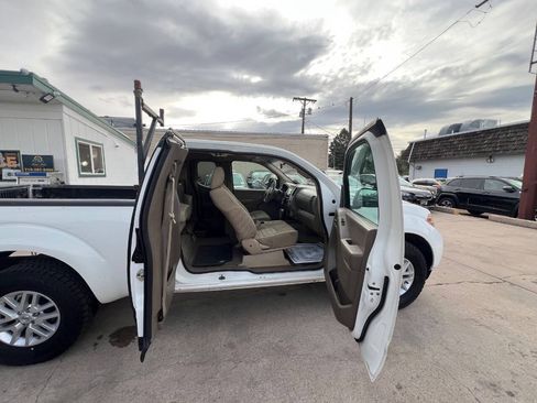 Used 2017 Nissan Frontier SV AWD/4WD image 10
