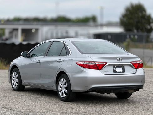 Used 2016 Toyota Camry LE FWD image 10