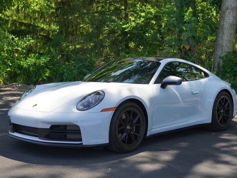 Used 2025 Porsche 911 Carrera T RWD image 34