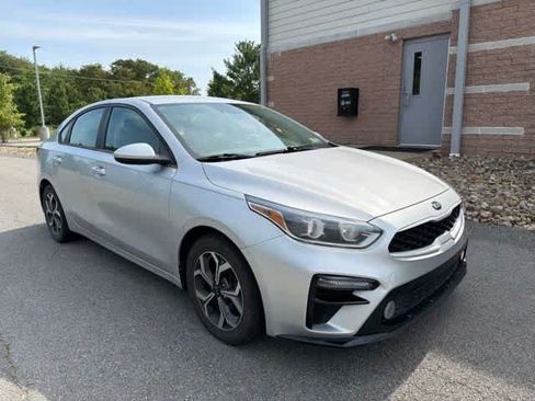 Used 2019 Kia Forte LXS FWD image 3