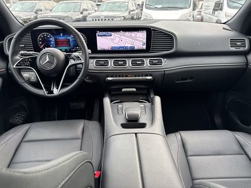 Used 2025 Mercedes-Benz GLE 450e 4MATIC image 5