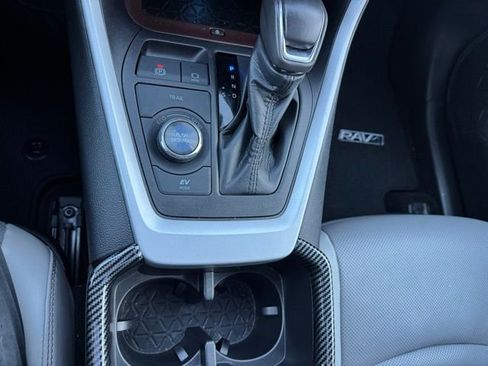 Used 2022 Toyota RAV4 Limited image 29