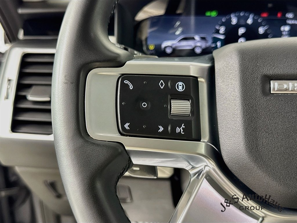Used 2025 Land Rover Discovery S AWD/4WD image 13