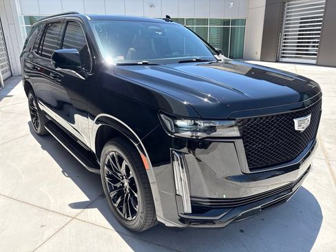 Used 2023 Cadillac Escalade Sport w/ LPO, ONYX Package RWD image 5