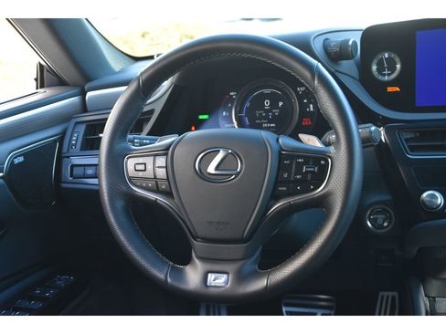 Used 2024 Lexus ES 300h F Sport image 17
