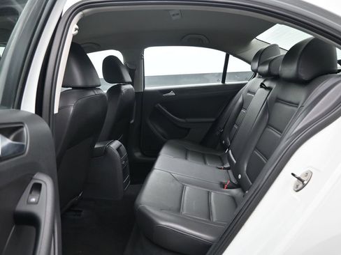 Used 2014 Volkswagen Jetta SE FWD image 18