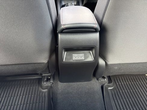 Used 2024 Toyota Corolla SE image 28