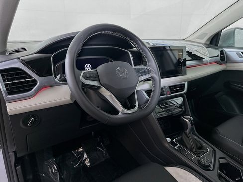 New 2026 Volkswagen Taos SEL image 9