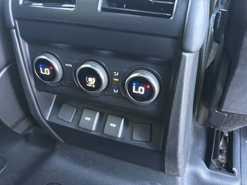 Used 2024 Land Rover Defender 130 X-Dynamic SE image 26