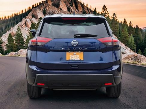 Used 2025 Nissan Rogue SV FWD image 6