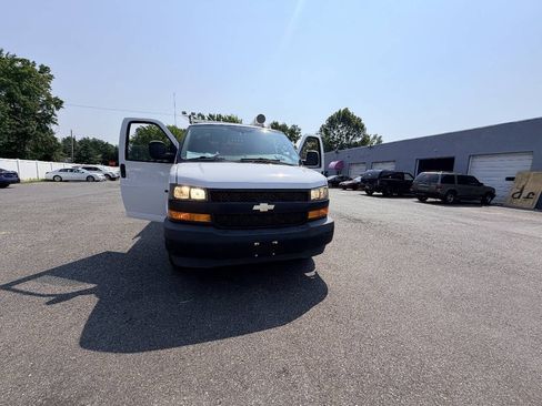 Used 2019 Chevrolet Express 3500 w/ Driver Convenience Package RWD image 35