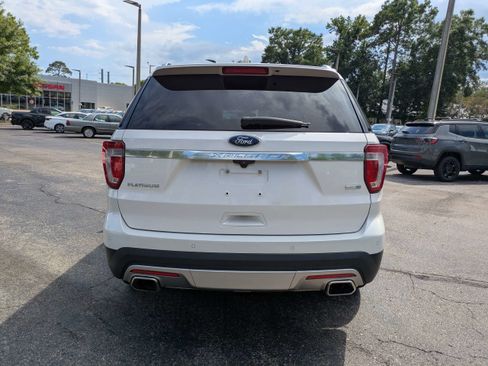 Used 2017 Ford Explorer Platinum AWD/4WD image 5