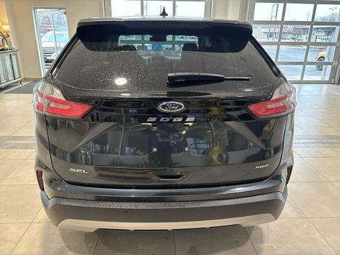 Certified 2022 Ford Edge SEL w/ Convenience Package image 4