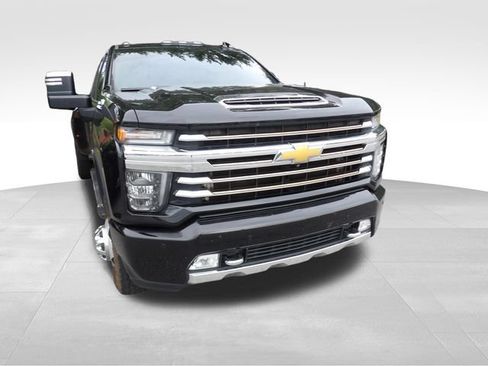 Used 2022 Chevrolet Silverado 3500 High Country w/ Safety Package II AWD/4WD image 3