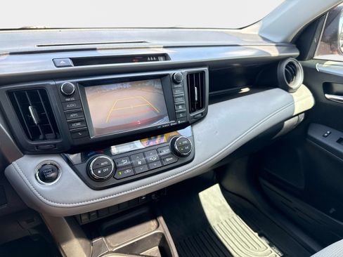 Used 2018 Toyota RAV4 XLE image 24