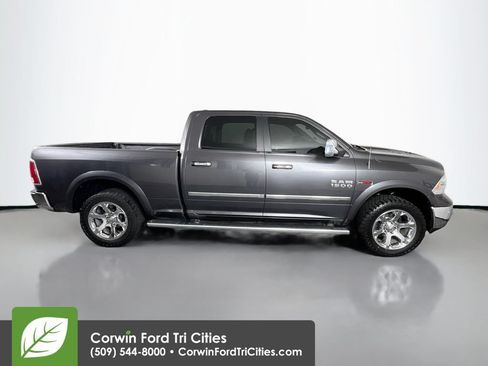 Used 2016 RAM 1500 Laramie w/ Convenience Group AWD/4WD image 17