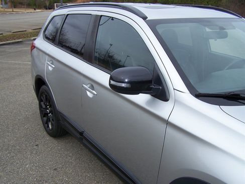 Used 2019 Mitsubishi Outlander LE image 35