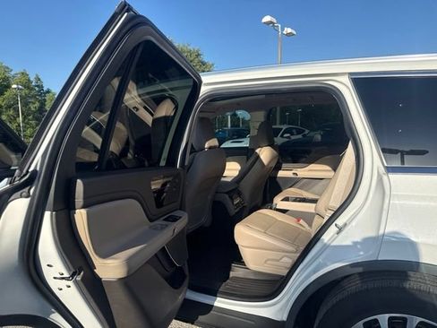 Used 2023 Lincoln Aviator Reserve w/ Equipment Group 201A RWD image 15