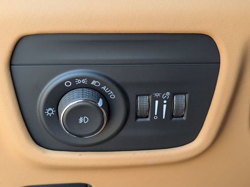 Used 2026 Jeep Grand Cherokee L Summit AWD/4WD image 25