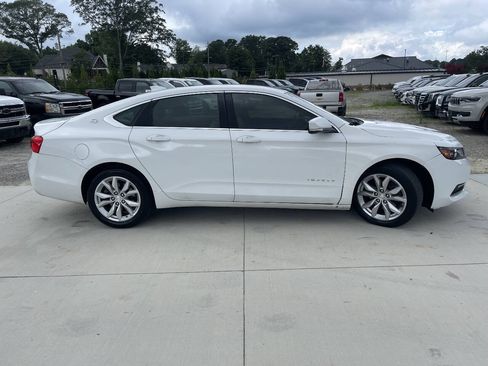 Used 2016 Chevrolet Impala LT w/ Convenience Package FWD image 10