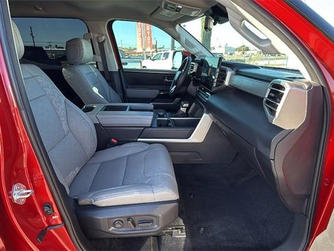 Used 2024 Toyota Tundra Limited image 30