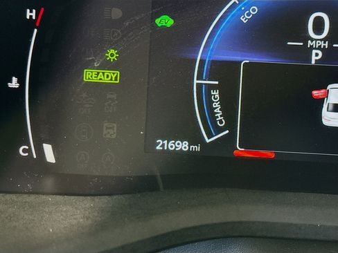 Used 2025 Toyota Camry SE image 16