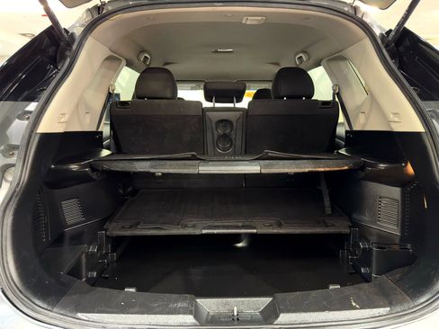 Used 2016 Nissan Rogue SV image 37