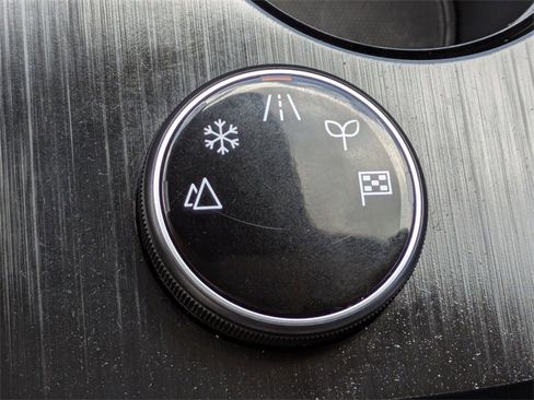 Used 2025 Nissan Rogue SV image 26