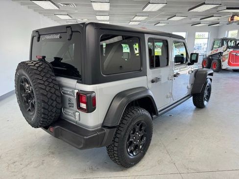 Used 2023 Jeep Wrangler Unlimited w/ Cold Weather Group AWD/4WD image 14