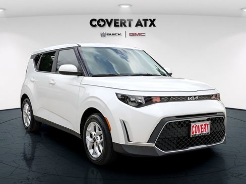 Used 2023 Kia Soul LX w/ LX Technology Package FWD image 9